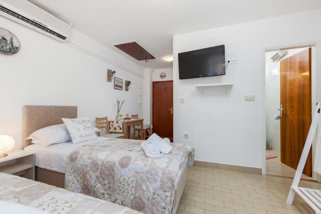 Studio Apartment Didovina สปลิท ภายนอก รูปภาพ